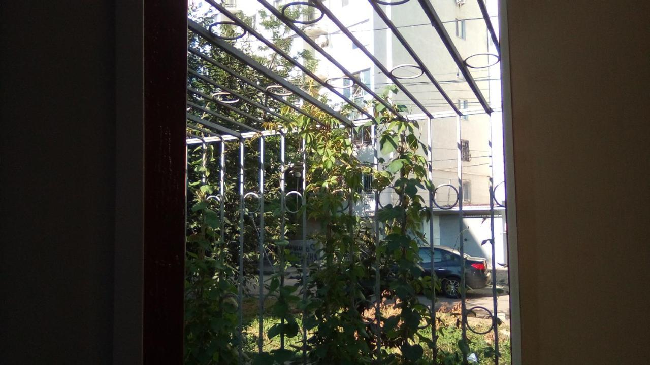 1-Я Слободская, 17А, Угол Проспекта Центрального, 3 Дивана, Wi-Fi, Отдельный Вход. Mîkolaiiv Exterior foto