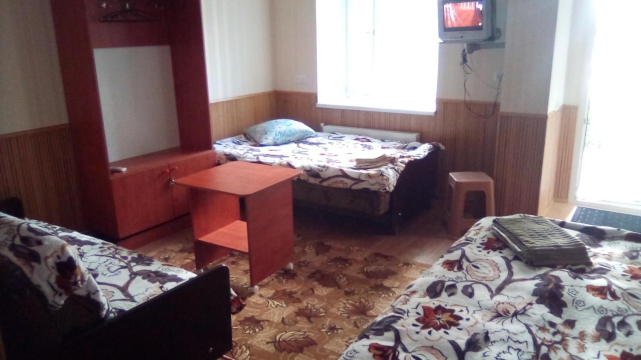1-Я Слободская, 17А, Угол Проспекта Центрального, 3 Дивана, Wi-Fi, Отдельный Вход. Mîkolaiiv Exterior foto